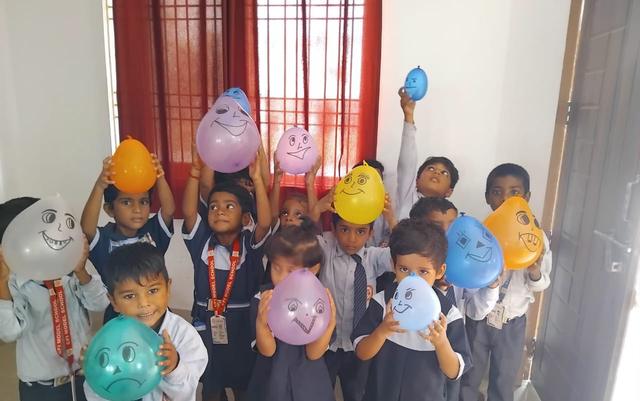 Balloon faces - learning about emotions