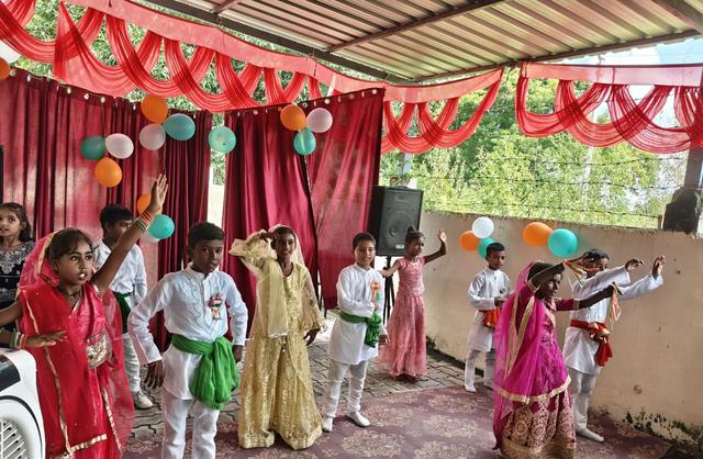 Patriotic dance performance